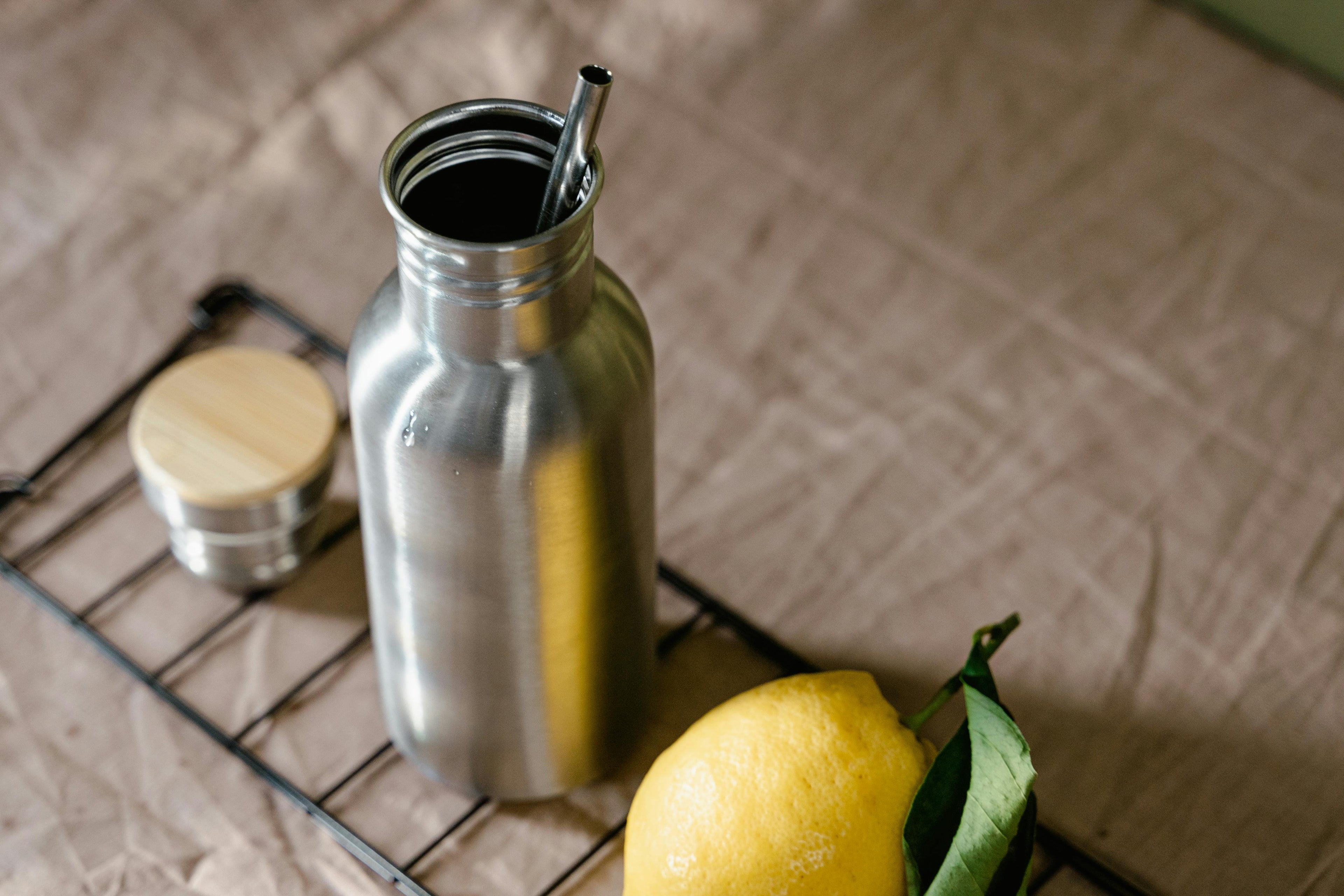 Insulated stainless steel water bottle — 500ml double wall reusable